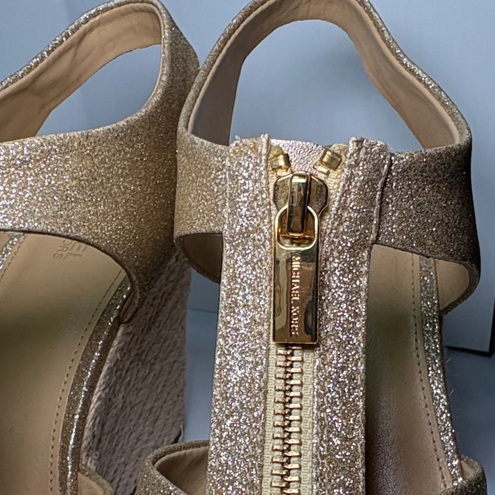 Micheal kors size 8 Sparkling Gold 5”  Wedge zip up‎ Sandals fc5. Stunning!!!